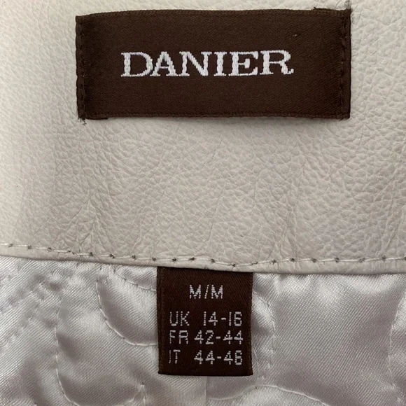 Danier leather coat - Picture 9 of 10